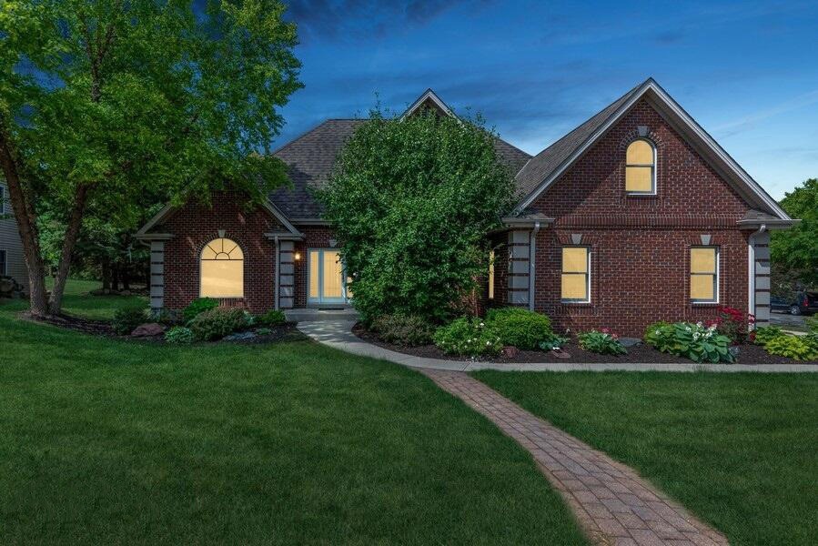 2910 Kilkenny Ct, West Bend, WI 53095