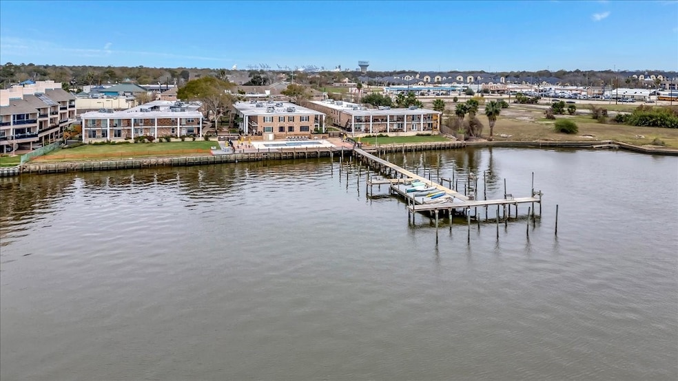 Welcome toWelcome to this beautiful waterfront com