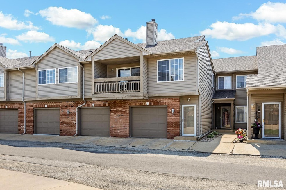 4517 N Thornhill Dr unit 207C, Peoria, IL 61615 - photo 1