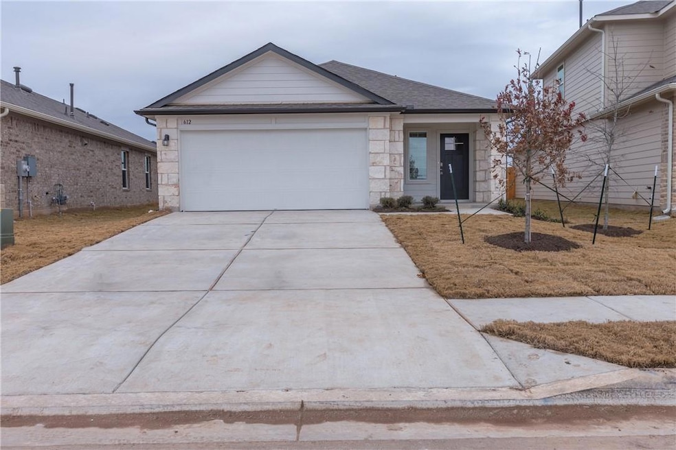 612 Roaring Fork Ln, Bastrop, TX 78602 - photo 1