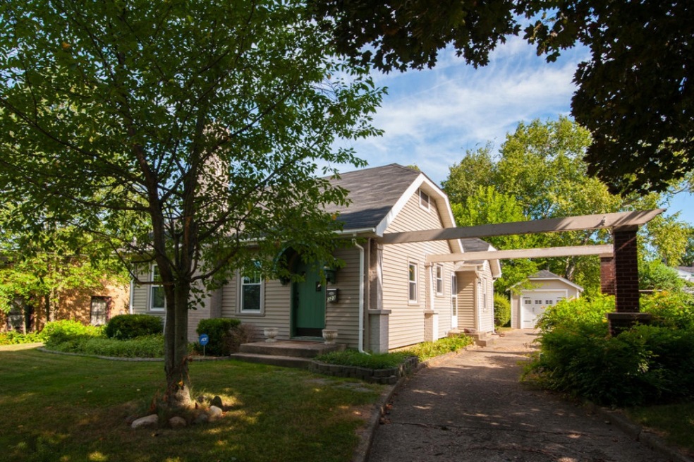 323 Glendale (3 of 27)