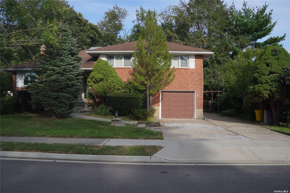 59 Whitman Ave, Syosset, NY 11791 - photo 1