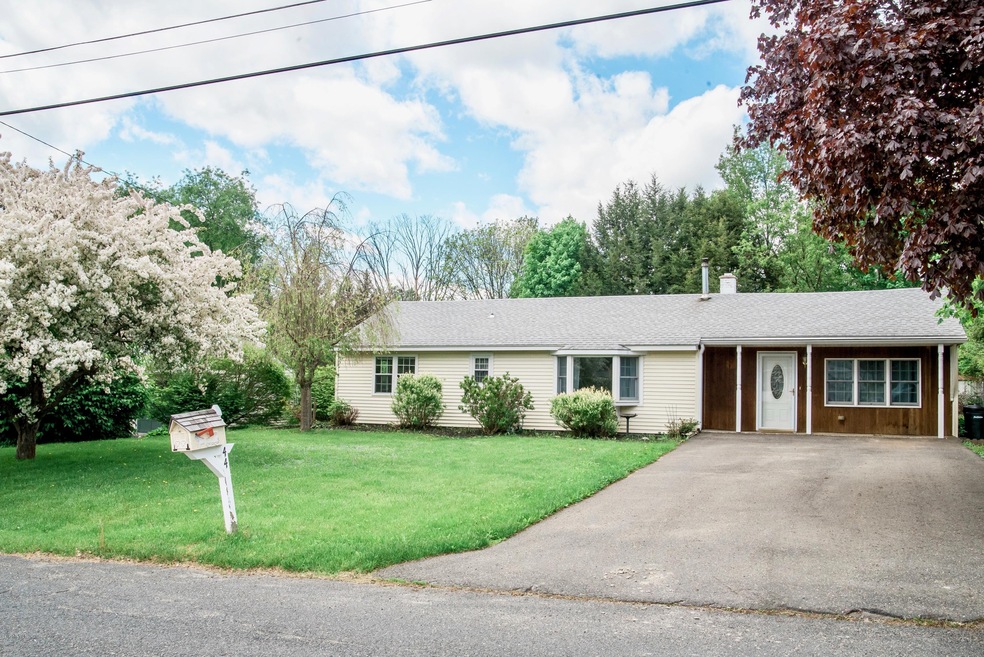 44 Greenridge Dr, Dalton, MA 01226 - photo 1