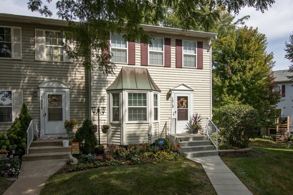 1213 Koster Ct unit 215, Geneva, IL 60134 - photo 1