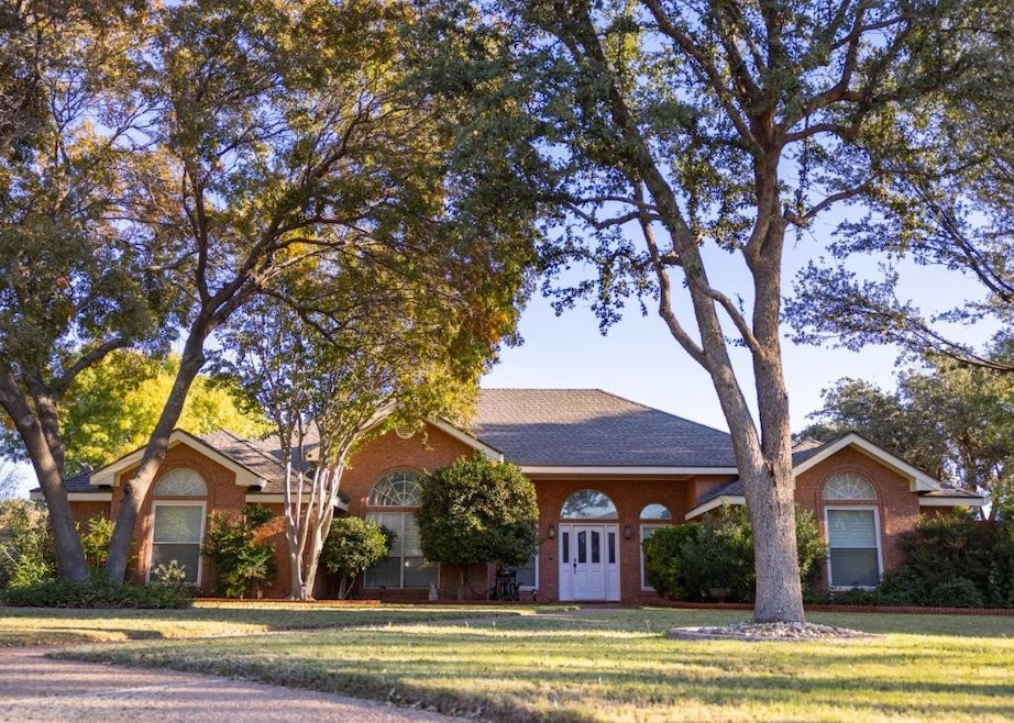 4504 Hilltop Dr, Midland, TX 79707 - photo 1