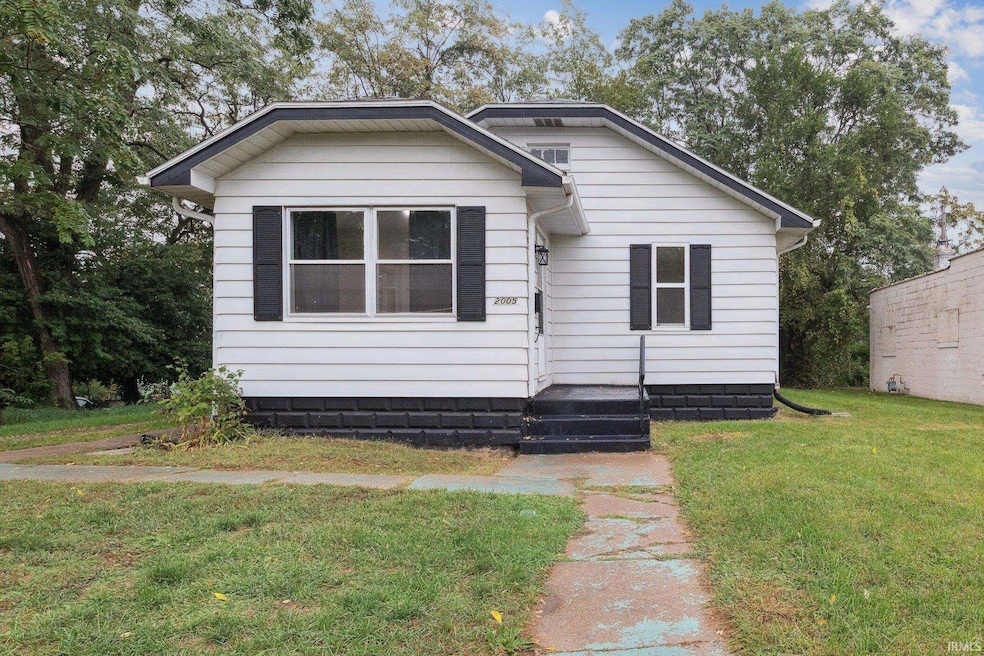 2005 Prairie Ave, South Bend, IN 46613 - photo 1
