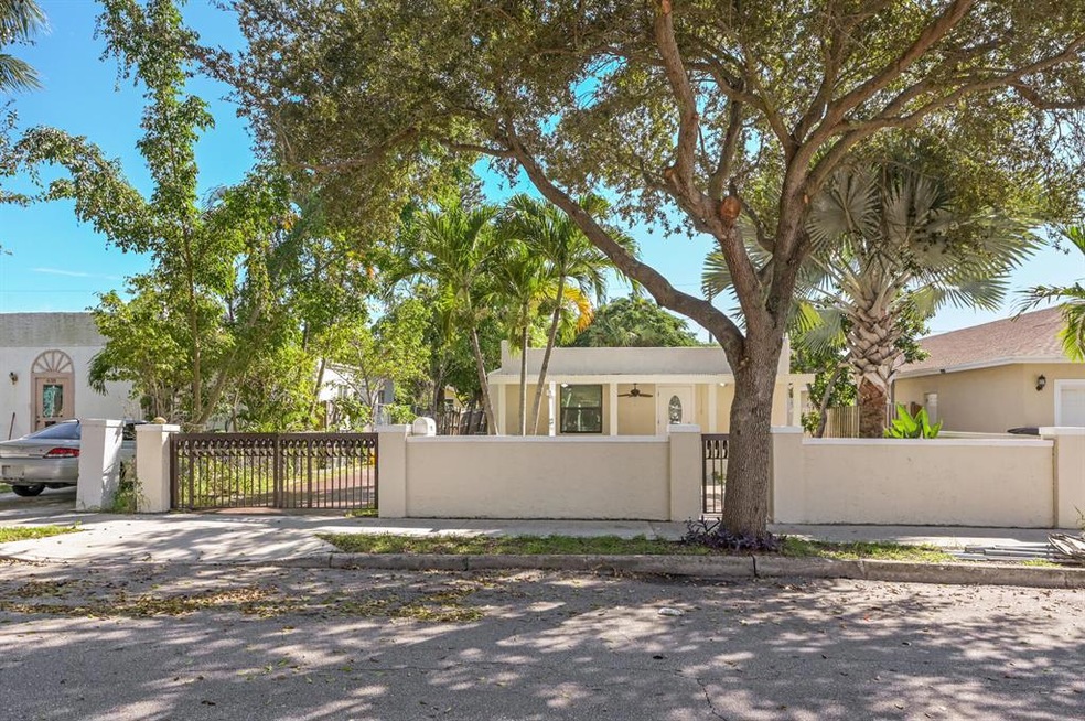 640 34th St, West Palm Beach, FL 33407 - photo 1