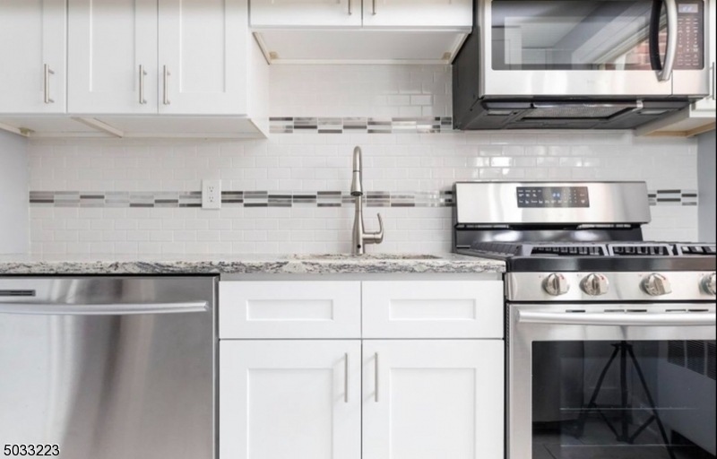 2 Carolyn Terrace unit 2B, Roselle, NJ 07203 - photo 1