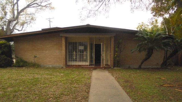 1018 W 3rd St, Weslaco, TX 78596 - photo 1