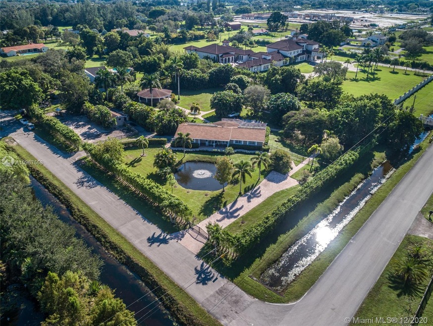 Welcome to Sunshine Ranches!  A sought after eques