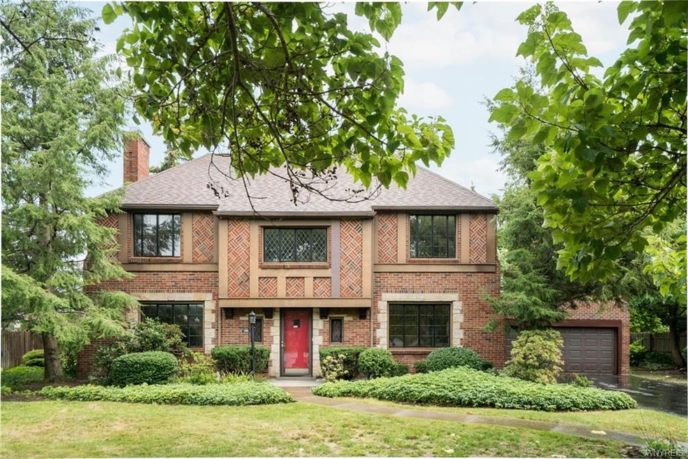 Gracious Traditional home in prestigious Pomeroy P