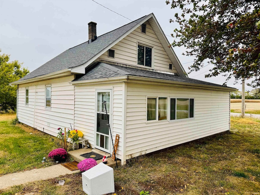 9227 S 900 W, West Point, IN 47992 - photo 1