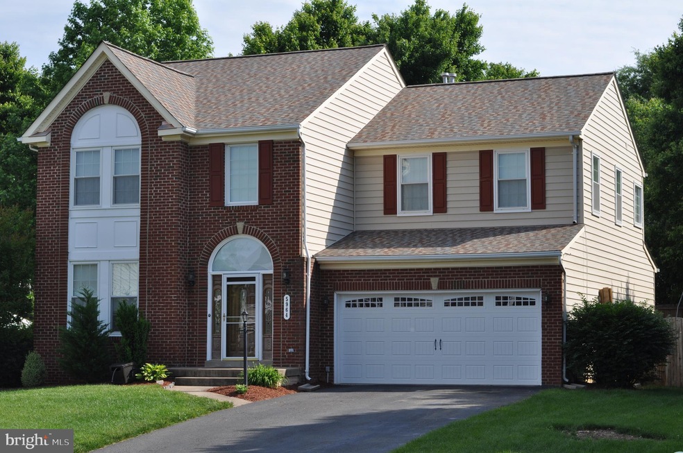 5964 Tapestry Dr, Woodbridge, VA 22193 - photo 1
