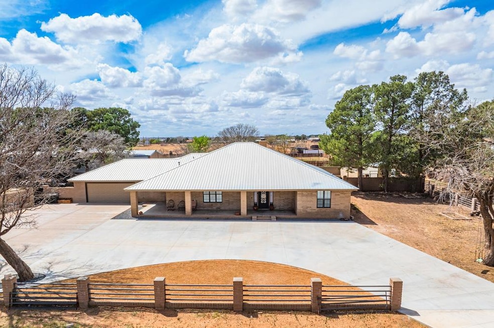 For Sale $887,000