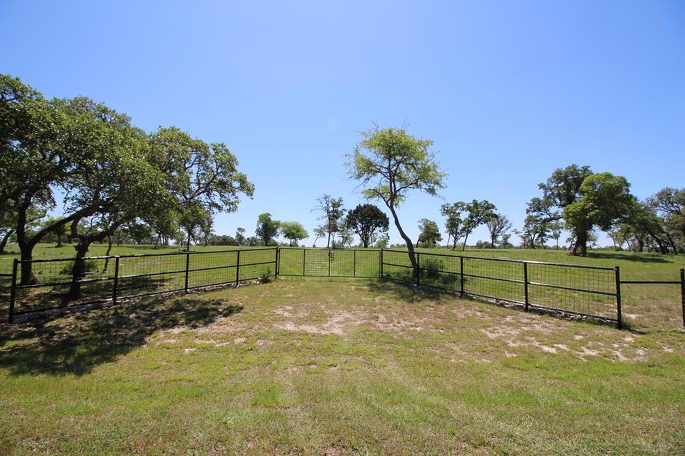 0 Last Trail unit 2 80798, Fredericksburg, TX 78624 - photo 1
