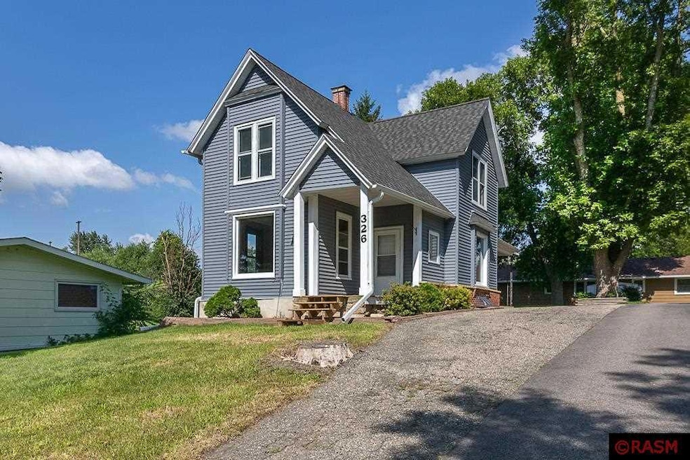 326 326 N Main St, Lake Crystal, MN 56055 - photo 1