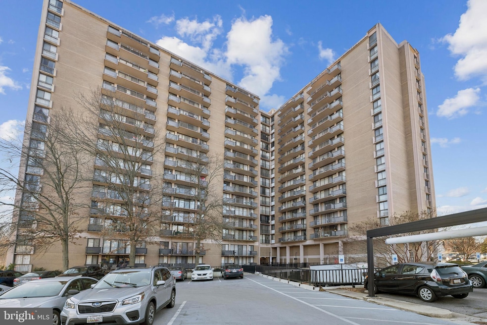 6100 Westchester Park Dr unit 520, College Park, MD 20740 - photo 1