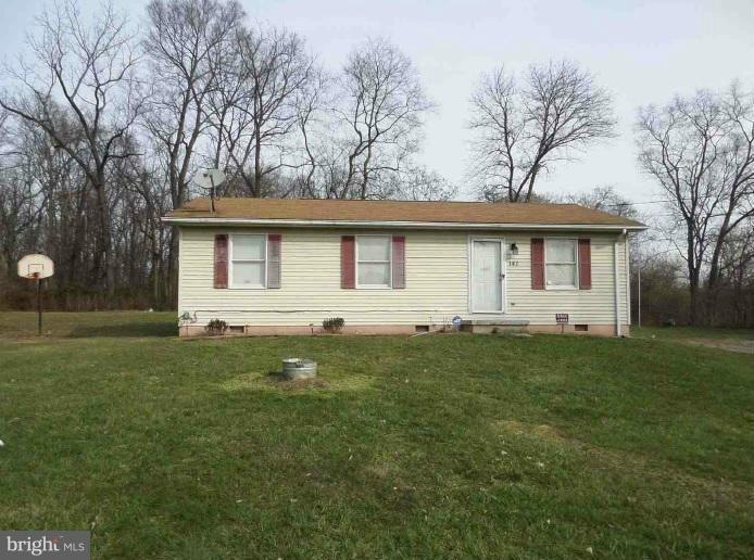 141 Melbourne Ct, Bunker Hill, WV 25413 - photo 1