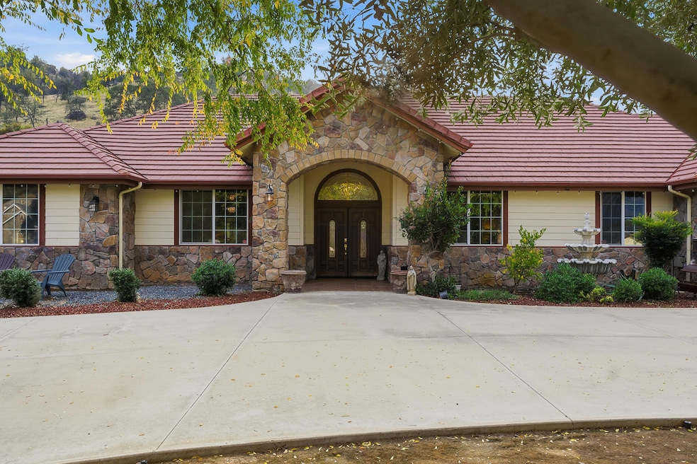 16777 Coyote Dr, Springville, CA 93265 - photo 1