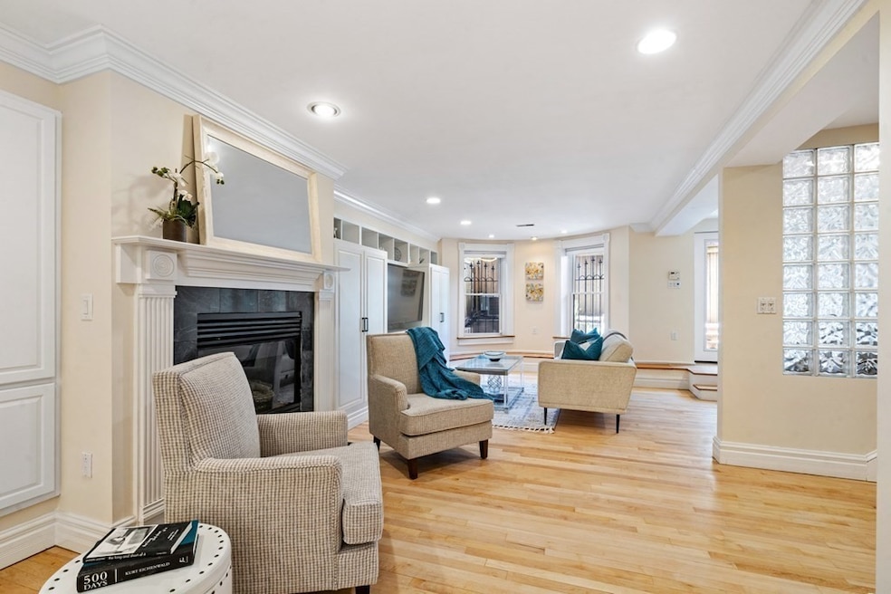 28 Greenwich Park unit 1, Boston, MA 02118 - photo 1