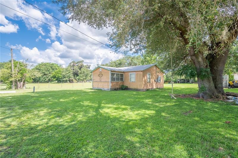 608 Cedar Ln, Fort Meade, FL 33841 - photo 1