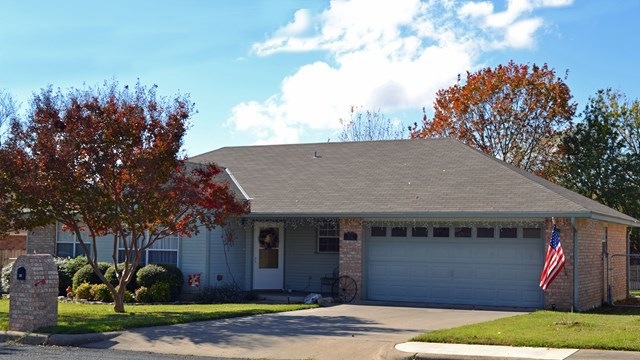 107 W Grothe St, Fredericksburg, TX 78624 - photo 1