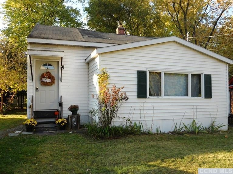 64 Sherwood Ave, Rensselaer, NY 12144 - photo 1