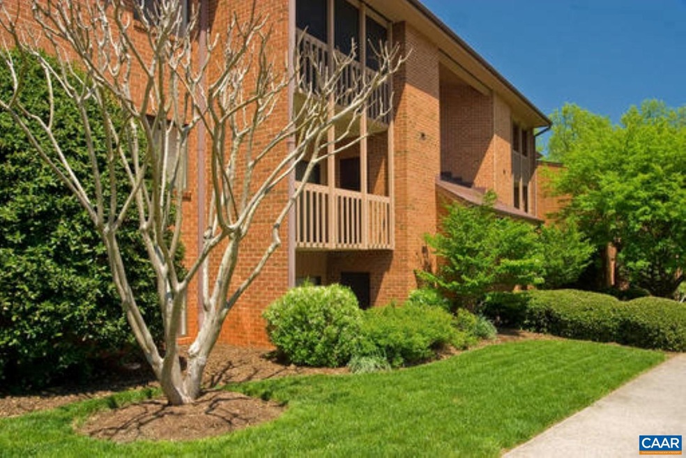 143 Turtle Creek Rd unit 12, Charlottesville, VA 22901 - photo 1
