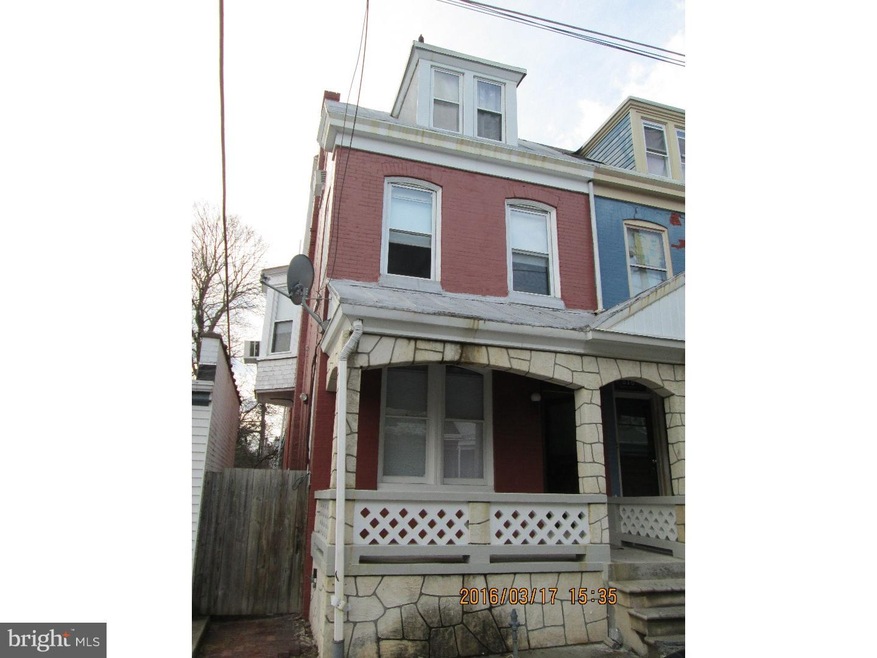 814 Thorn St, Reading, PA 19601 - photo 1