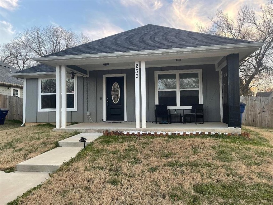 230 W Munson St, Denison, TX 75020 - photo 1