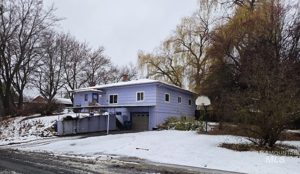 615 N Washington St, Moscow, ID 83843 - photo 1