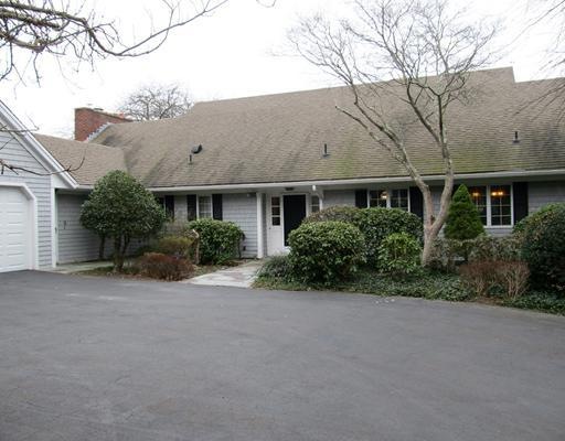 100 Briarcliff Ave, Warwick, RI 02889 - photo 1