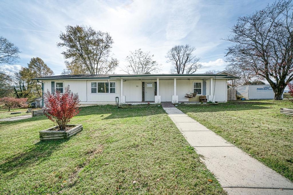 32 Birchwood St, Pikeville, TN 37367 - photo 1
