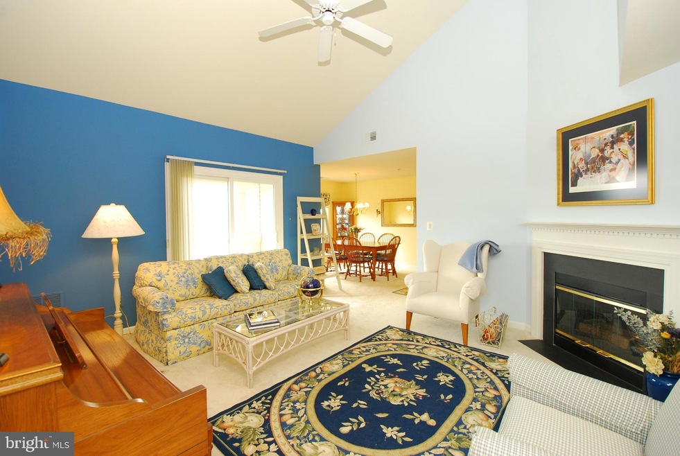 11812 Eton Manor Dr unit 303, Germantown, MD 20876 - photo 1