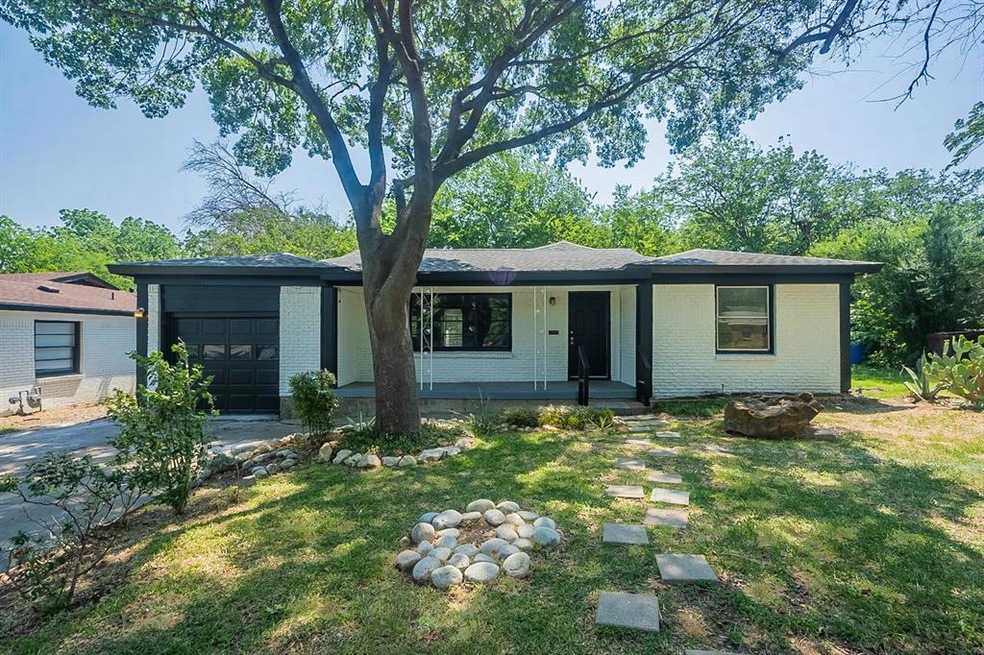 867 Ala Dr, Fort Worth, TX 76108 - photo 1