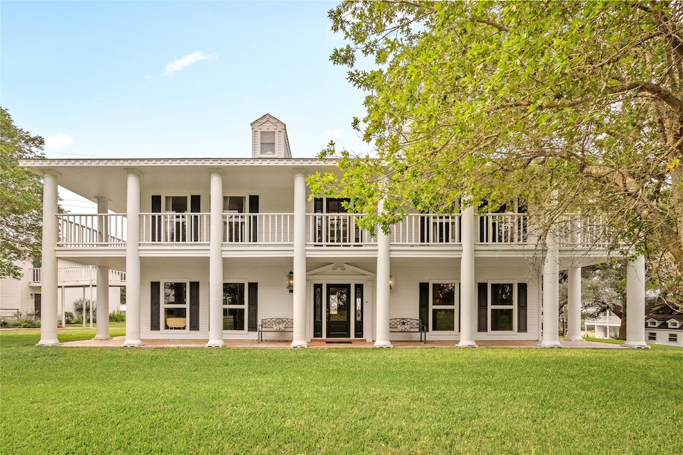Stunning Southern Antebellum-style estate set on 1