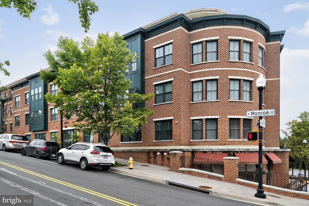 Dominion Heights unit 105, Arlington, VA 22207 - photo 1