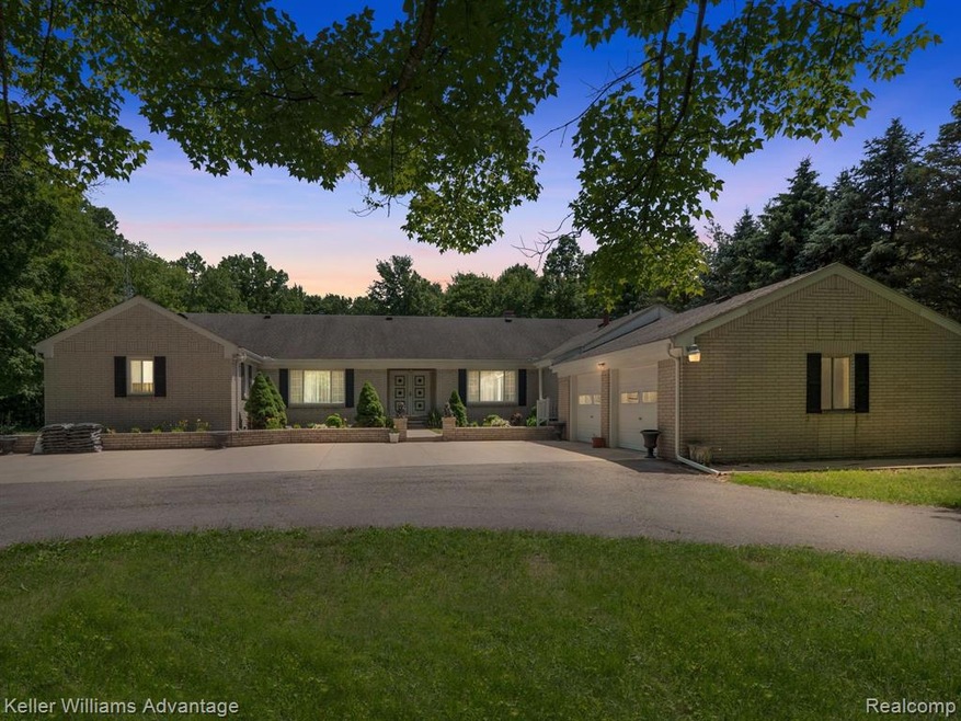 6555 Hivon Rd, Carleton, MI 48117 - photo 1