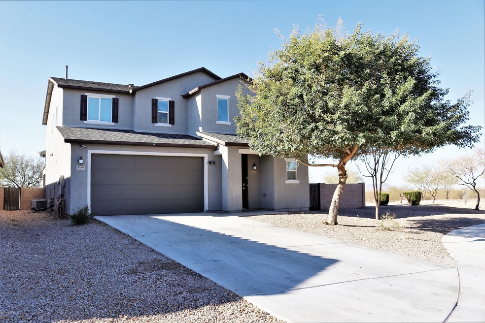 4780 E Desert Thorn
