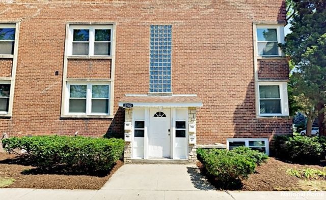 2900 W Glenlake Ave, Chicago, IL 60659 - photo 1
