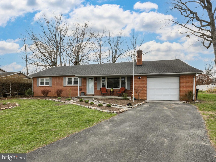 129 Garden Ct, Winchester, VA 22601 - photo 1