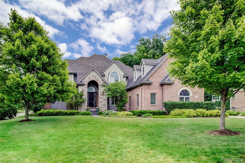 8981 Hidden Court, South Lyon MI 48178