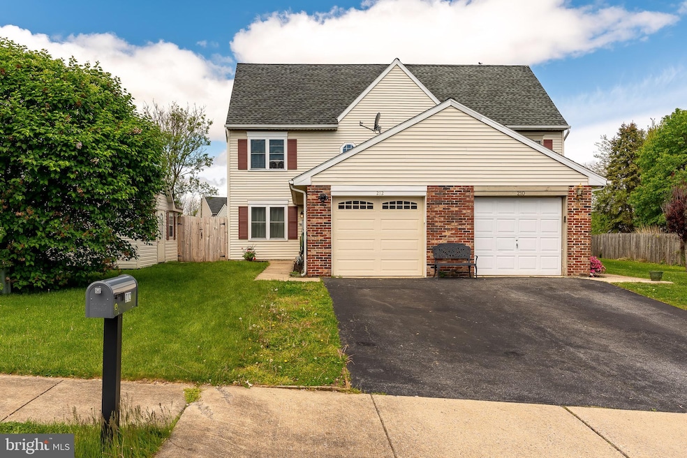 212 Adams Dr, Womelsdorf, PA 19567 - photo 1