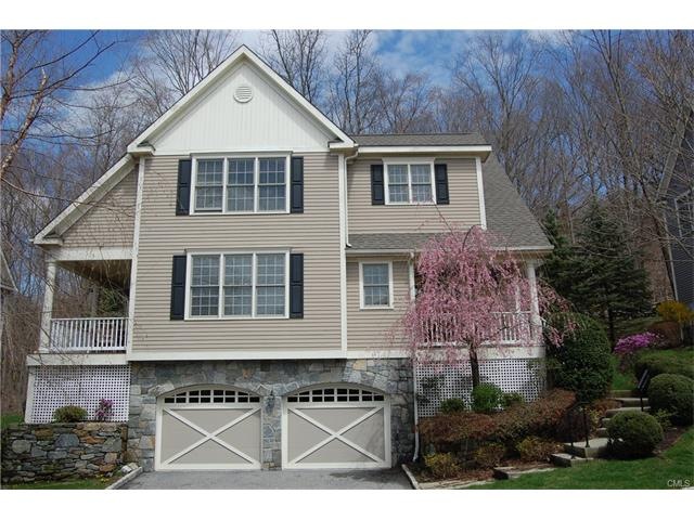 24 Woods Way, Redding