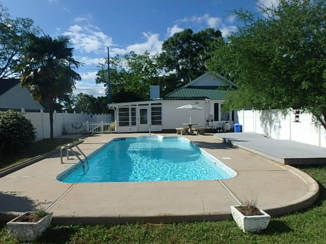 Pool 6