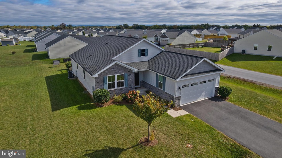 421 Switchgrass Ct, Bunker Hill, WV 25413 - photo 1