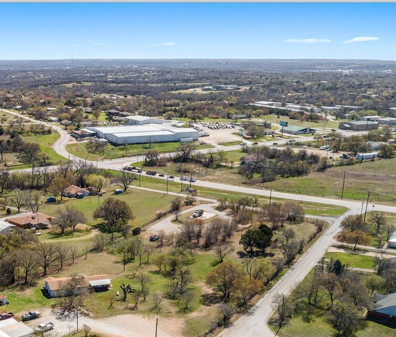 000 Hawkins Lilly Rd, Weatherford, TX 76085 - photo 1