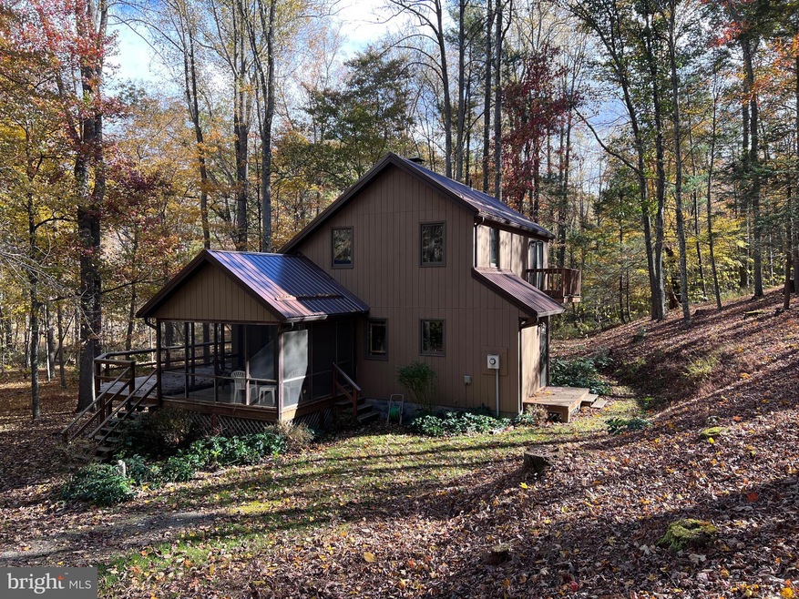 812 Amberwood Ln, Great Cacapon, WV 25422 - photo 1