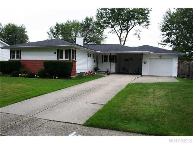 Exterior Front Fabulous Green Acers Ranch