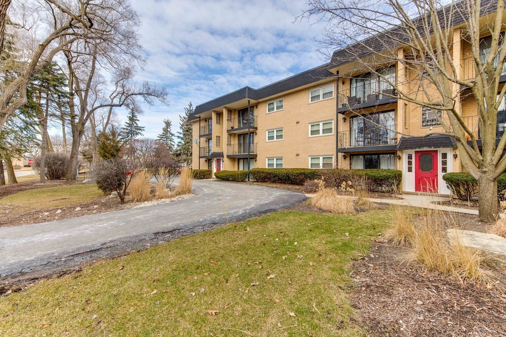 999 S Euclid Ave unit 3N, Elmhurst, IL 60126 - photo 1